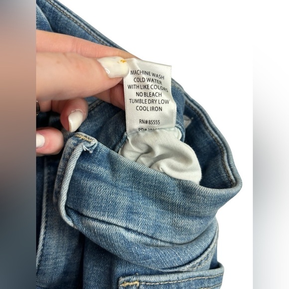 Pistola Light Wash Distressed Cropped Ankle Jean Size 29 - Picture 6 of 9